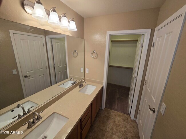 Building Photo - 6072 S Tucana Ln