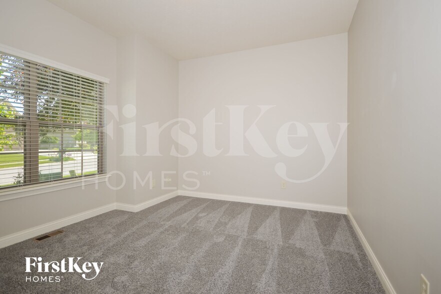 Building Photo - 4405 Nottinghill Dr