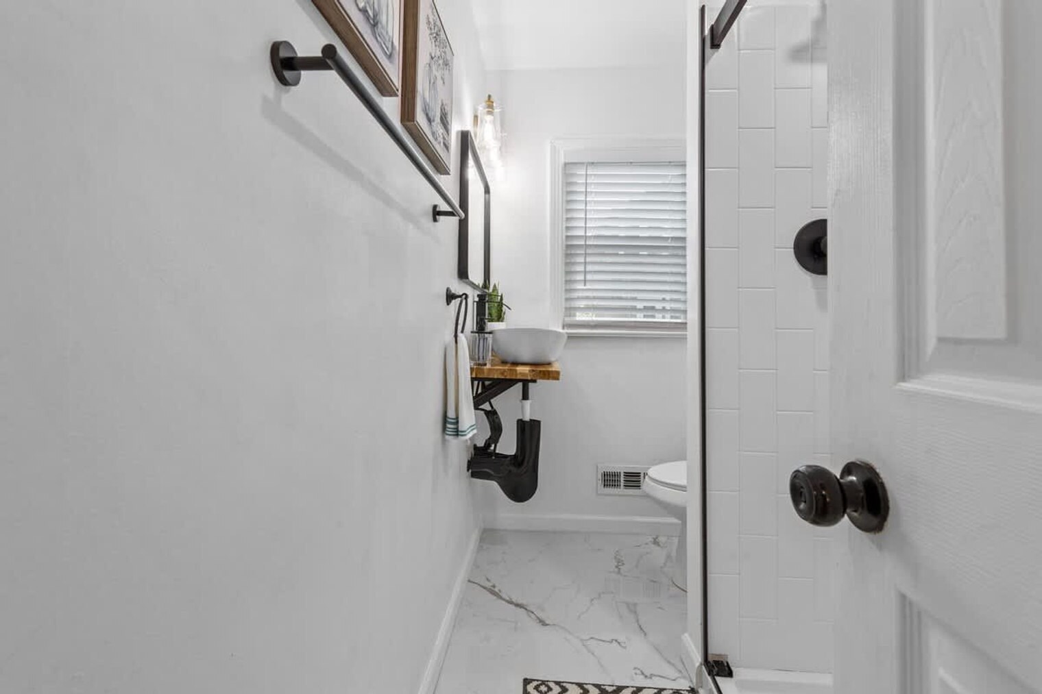 Building Photo - 172 Cherry St