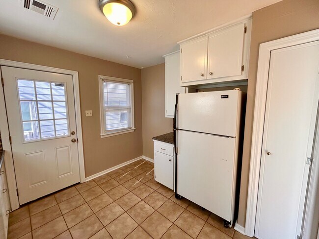 Building Photo - 2436 NW 35th St