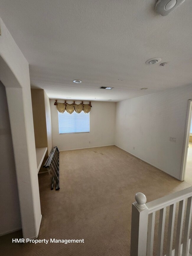 Building Photo - Beautiful two-story in Hunter's Ridge
