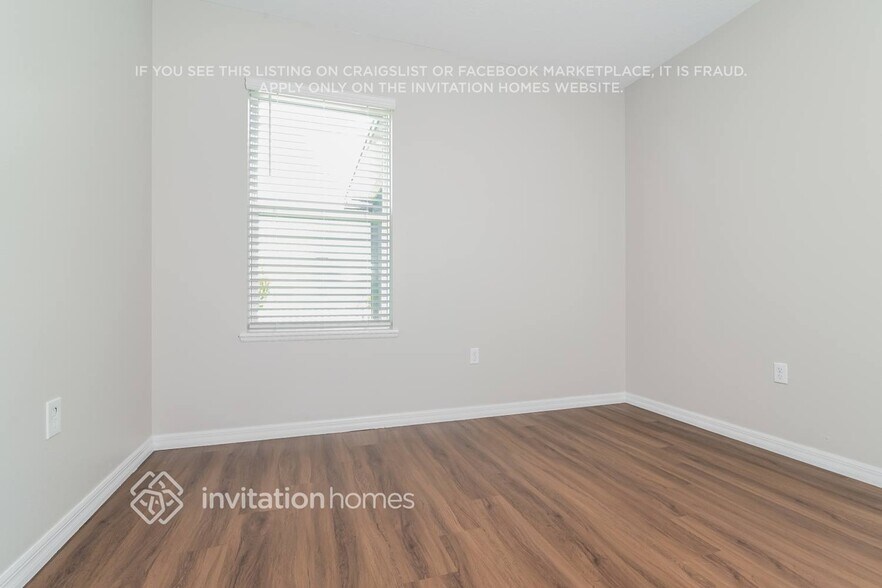 Building Photo - 5630 Silver Thistle Ln