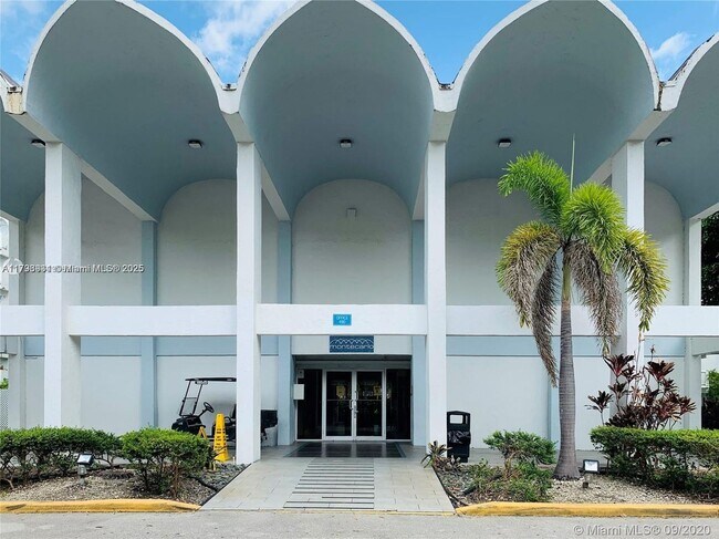 Building Photo - 488 NW 165th St