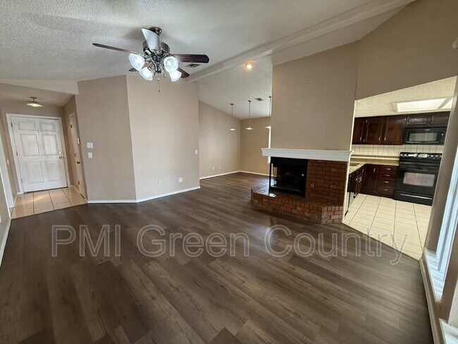 Building Photo - 1608 W Fort Worth St