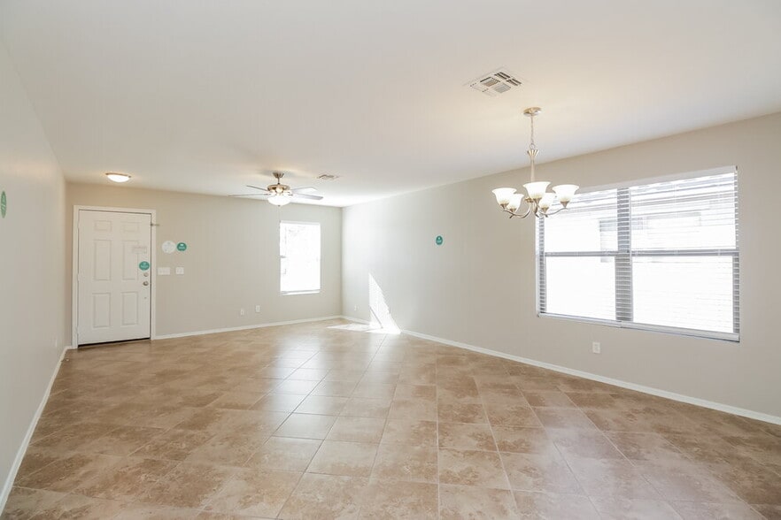 Building Photo - 8528 E Desert Ln