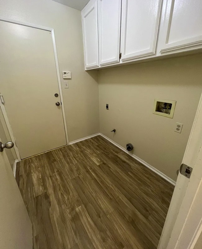 Building Photo - Beautiful Single-family home!