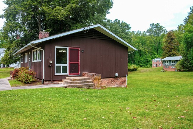 Building Photo - Townhouses Available Near UVA