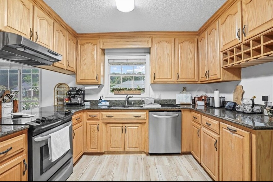 Building Photo - 107 Britt Dr