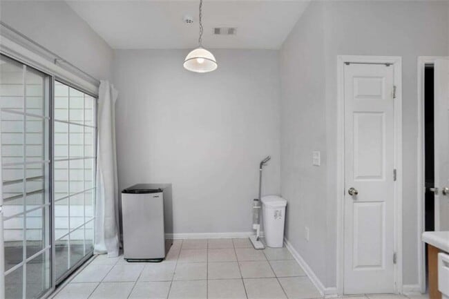 Building Photo - 3304 Hidden Cove Cir NW