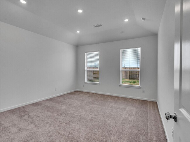 Building Photo - 22103 Strathfield Cir