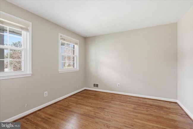 Building Photo - 1335 MacBeth St