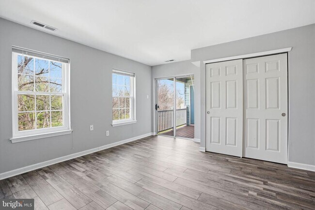 Building Photo - 496 Revere Dr