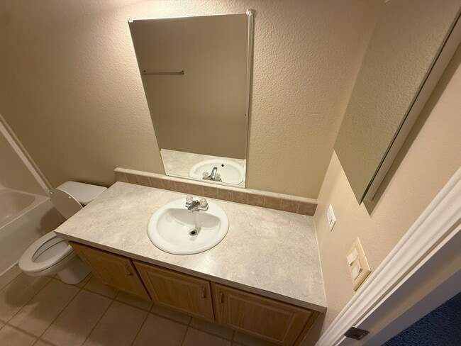 Building Photo - 1632 Sierra Vista Dr