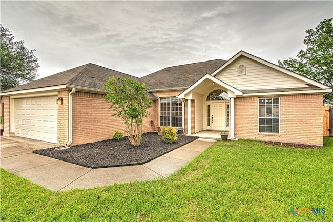 Building Photo - 5005 Warwicke Dr