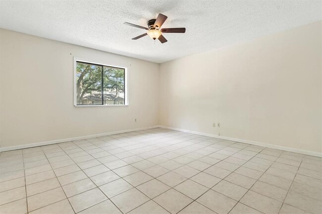 Building Photo - 10303 Slaughter Creek Dr