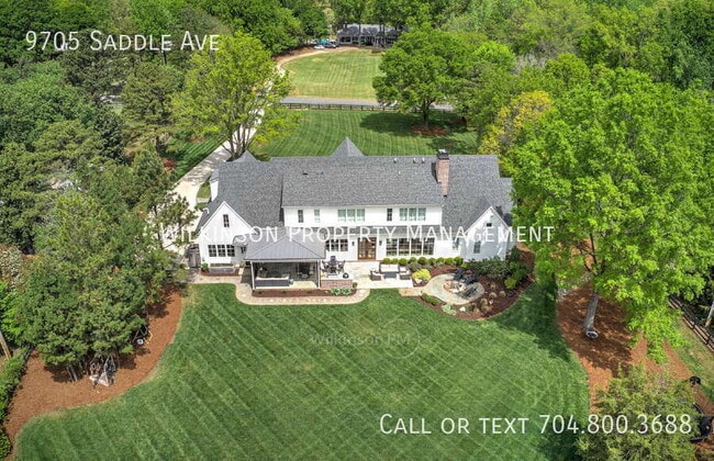 Building Photo - 9705 Saddle Ave