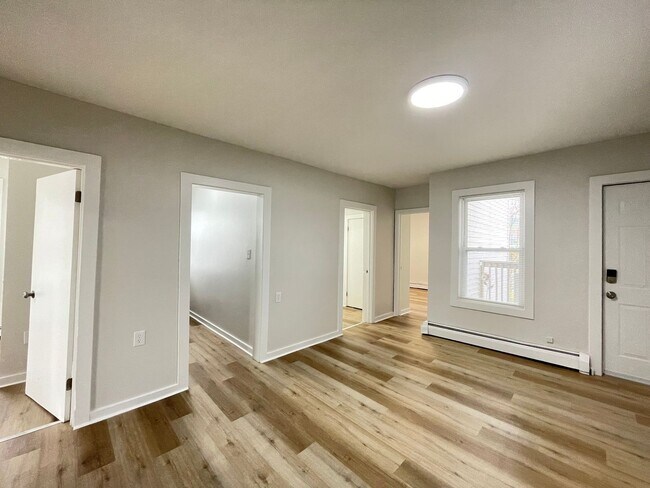 Building Photo - 124 Beech St