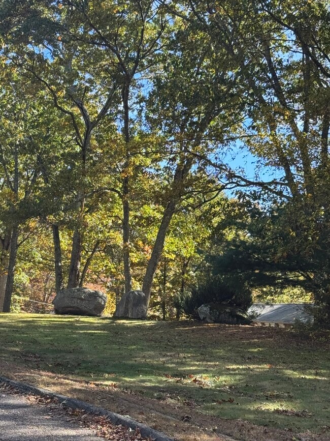 Building Photo - 20 Dartmouth Rd