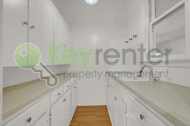 Building Photo - 1827 T St