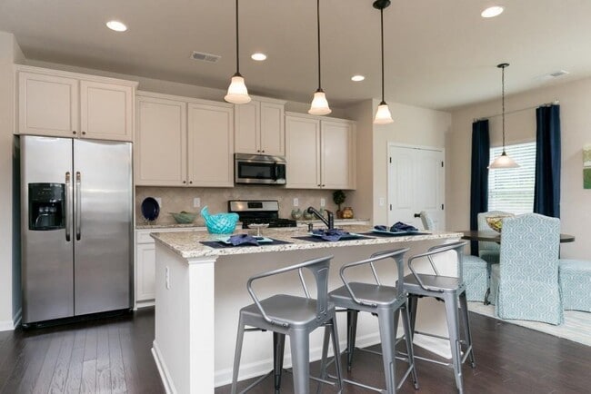 Building Photo - 1856 Hanover W Dr