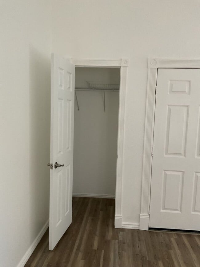 Building Photo - Chico 3 bed 2 bath home for rent, convenient location, neighborhood setting Garage, back yard
