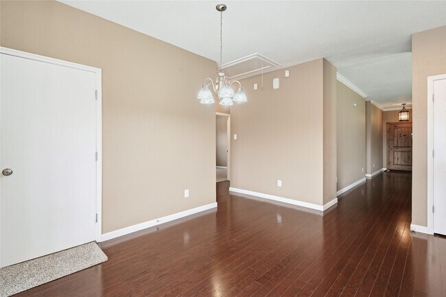 Building Photo - 2018 Leisure Ln