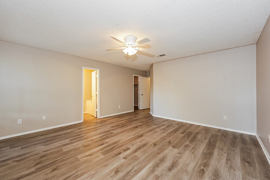 Building Photo - 548 Magdalen Ave