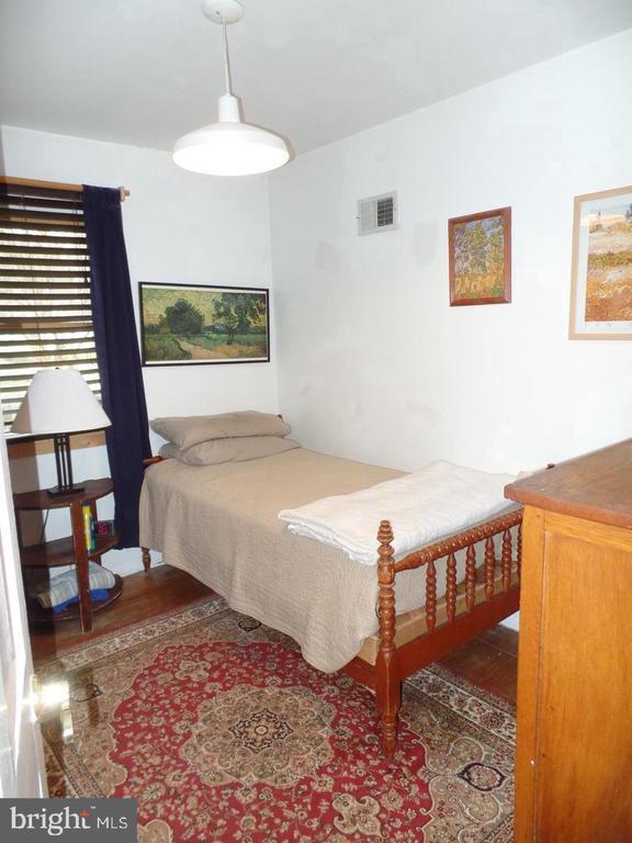 Building Photo - 1821 Pimmit Dr