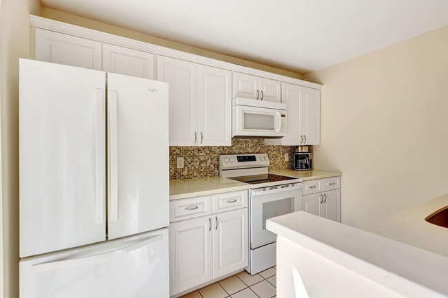 Building Photo - 2332 23rd Ct