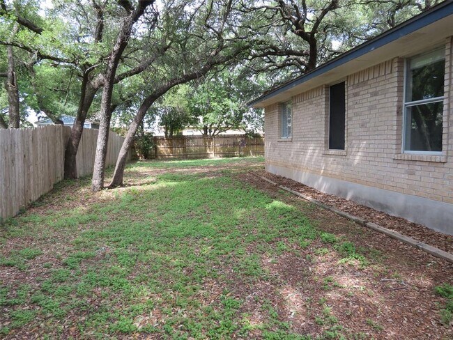 Building Photo - 1503 Serene Oaks Dr