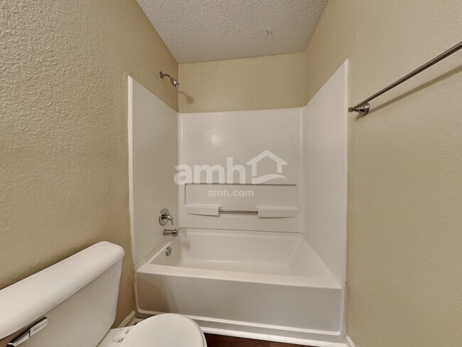 Building Photo - 5965 Porchester Pl