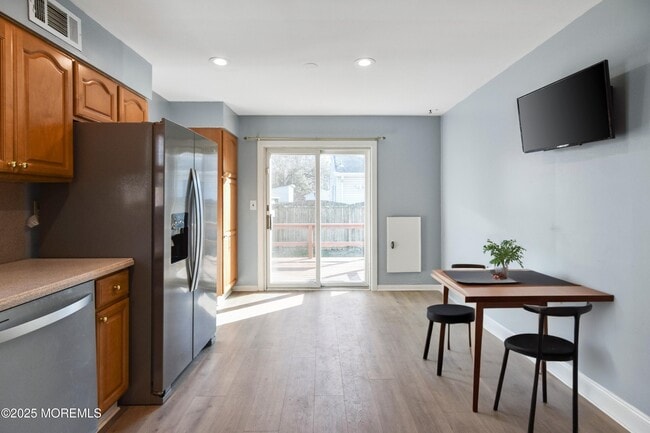 Building Photo - 32 Dakota Ave