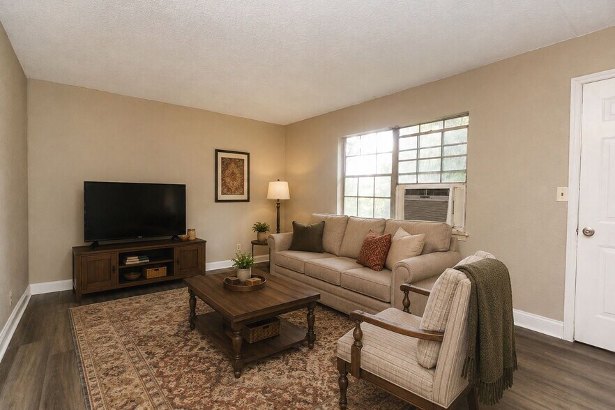 Building Photo - 387 Alice Dr