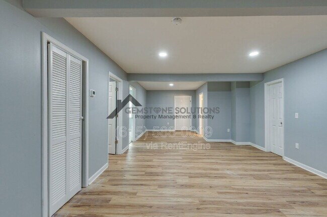 Building Photo - 2930 Primrose Cir