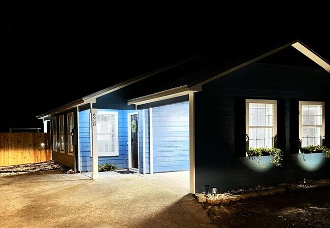 Building Photo - 6950 Viola Rd