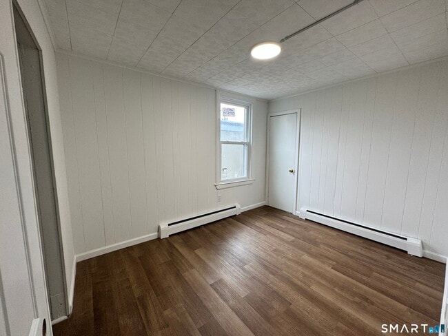 Building Photo - 81 Springdale Ave