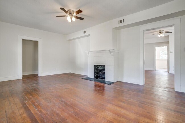 Building Photo - Large Newly Remodeled Home in Historic Fairmont- 4 Bedroom, 2 Bath- 76104