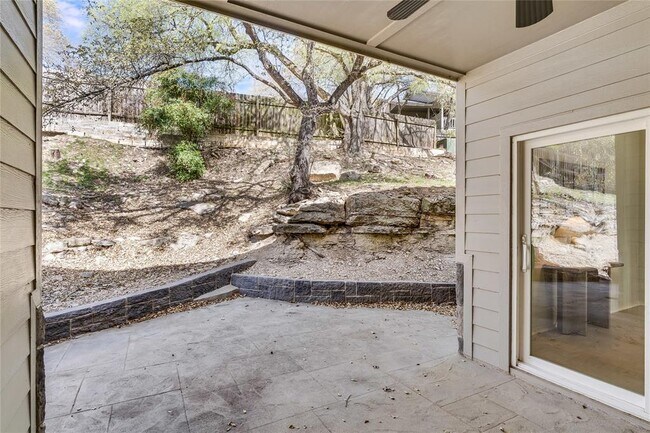 Building Photo - 5606 Sedgefield Dr