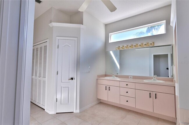 Building Photo - 2810 89th Ave E