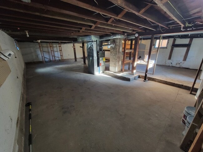 Building Photo - Don’t Miss This! Spacious 2 Bed, 2 Bath in North Portland