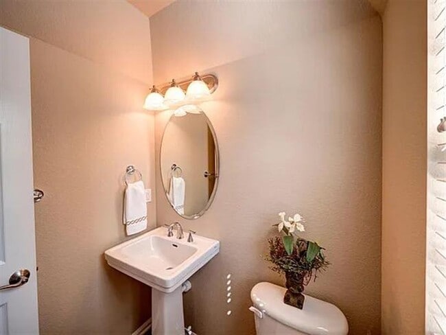 Building Photo - BEST CLASS