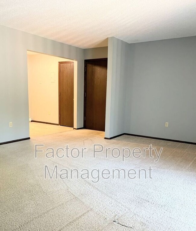 Building Photo - 418 Allan Ave