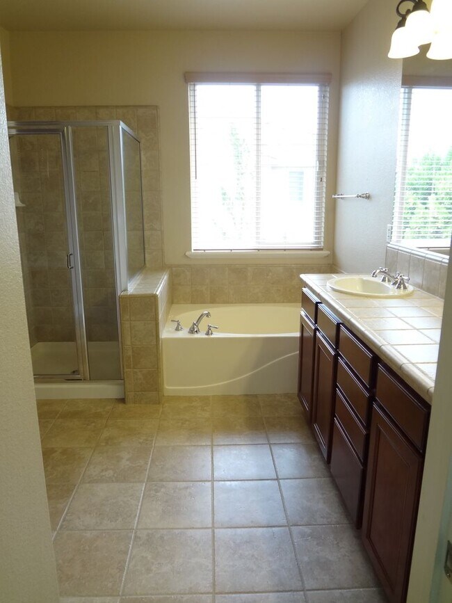 Building Photo - COMING SOON! Beautiful 5 bedroom Home in Lincoln Crossing Village!