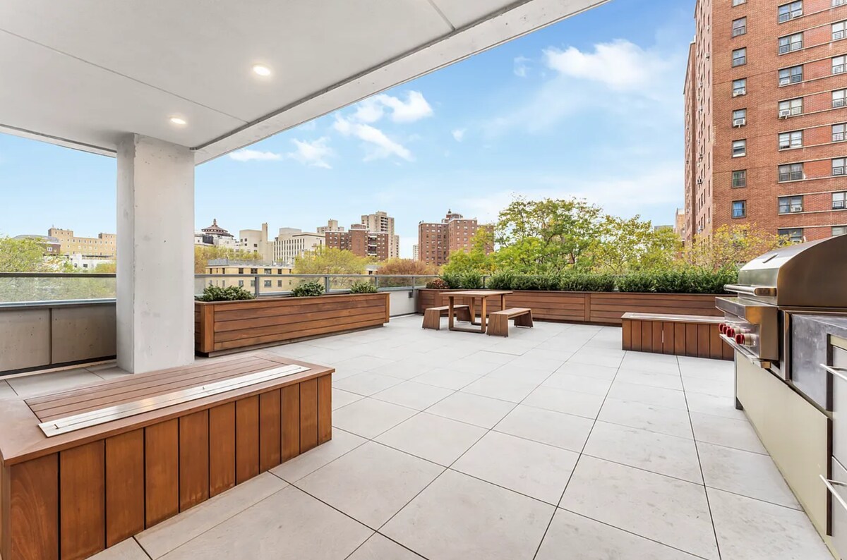 Building Photo - PARK AVENUE