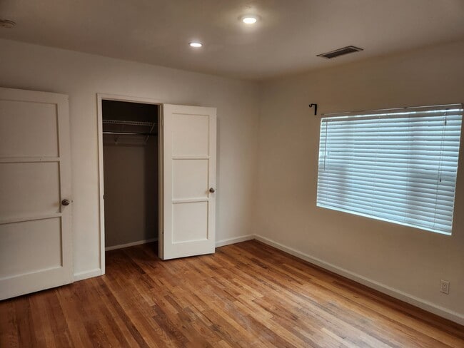 Building Photo - 5709 Enfield Ave