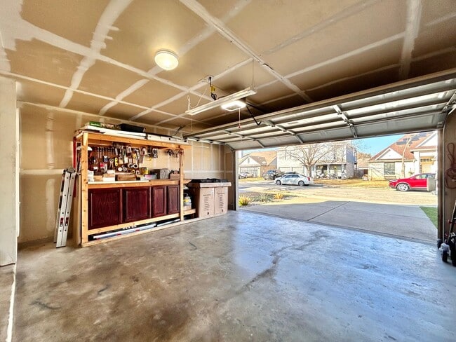 Building Photo - 14511 Cottingham Dr