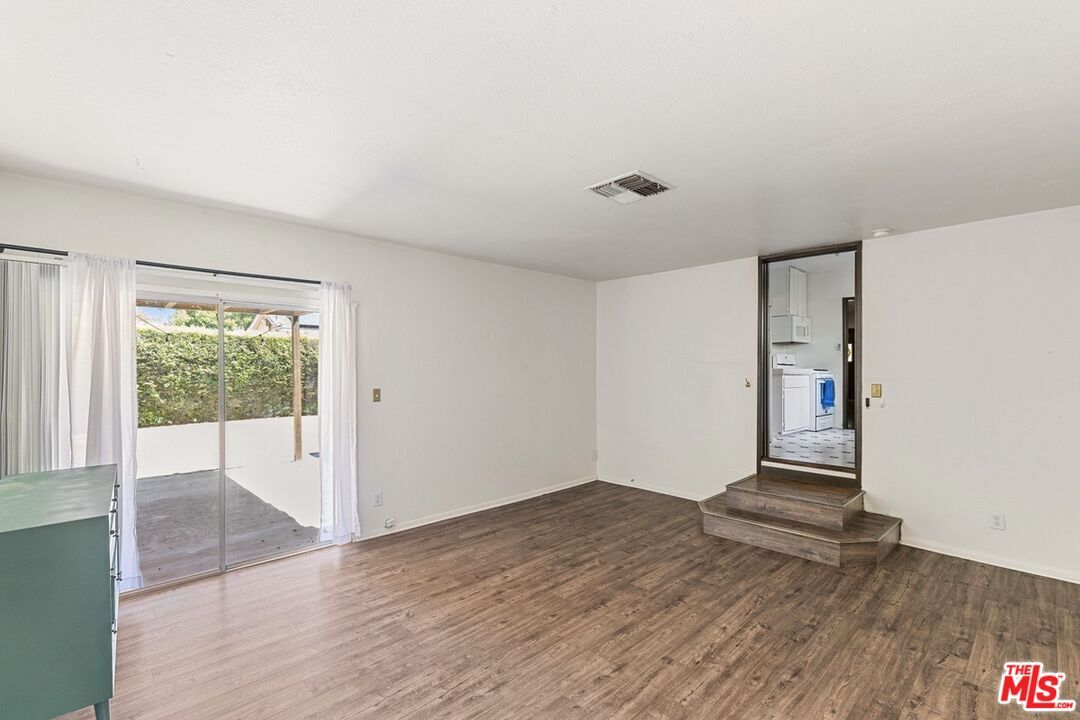 Master Bedroom - 5723 Stansbury Ave