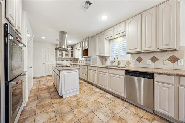 Building Photo - 6215 Cheena Dr
