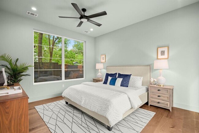 Building Photo - Stunning South Austin Oasis