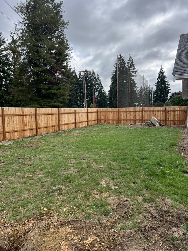 Building Photo - 2394 Lodgepole Dr SE